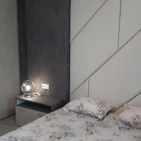 апартамент Deluxe4 Apartment Saints Constantine and Helena